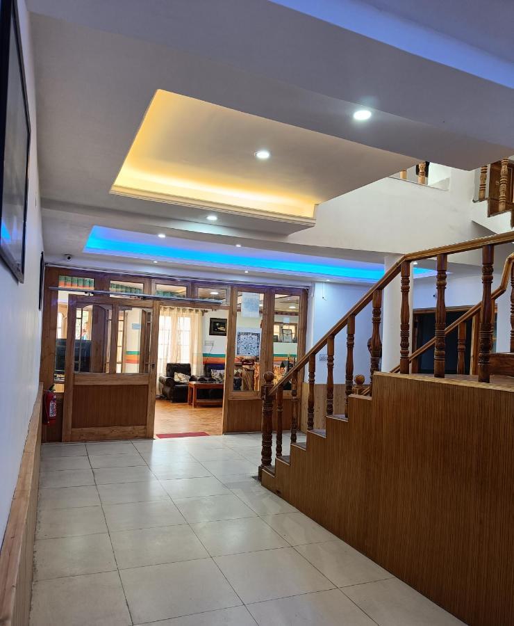 Hotel Royal Plaza Лех Екстер'єр фото